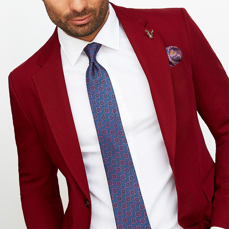 THE BASICS OF BUYING A SUIT