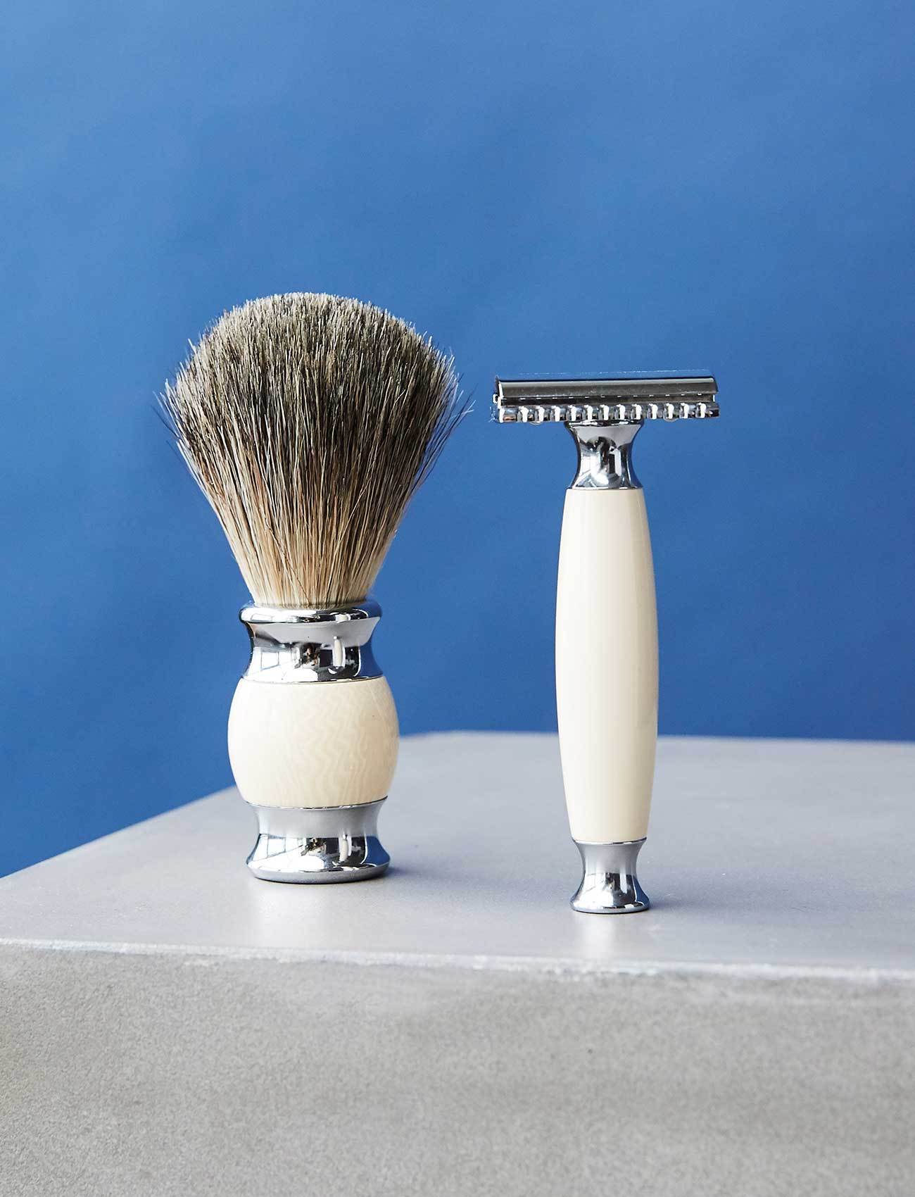 A FEW SIMPLE RULES FOR THE PERFECT SHAVE