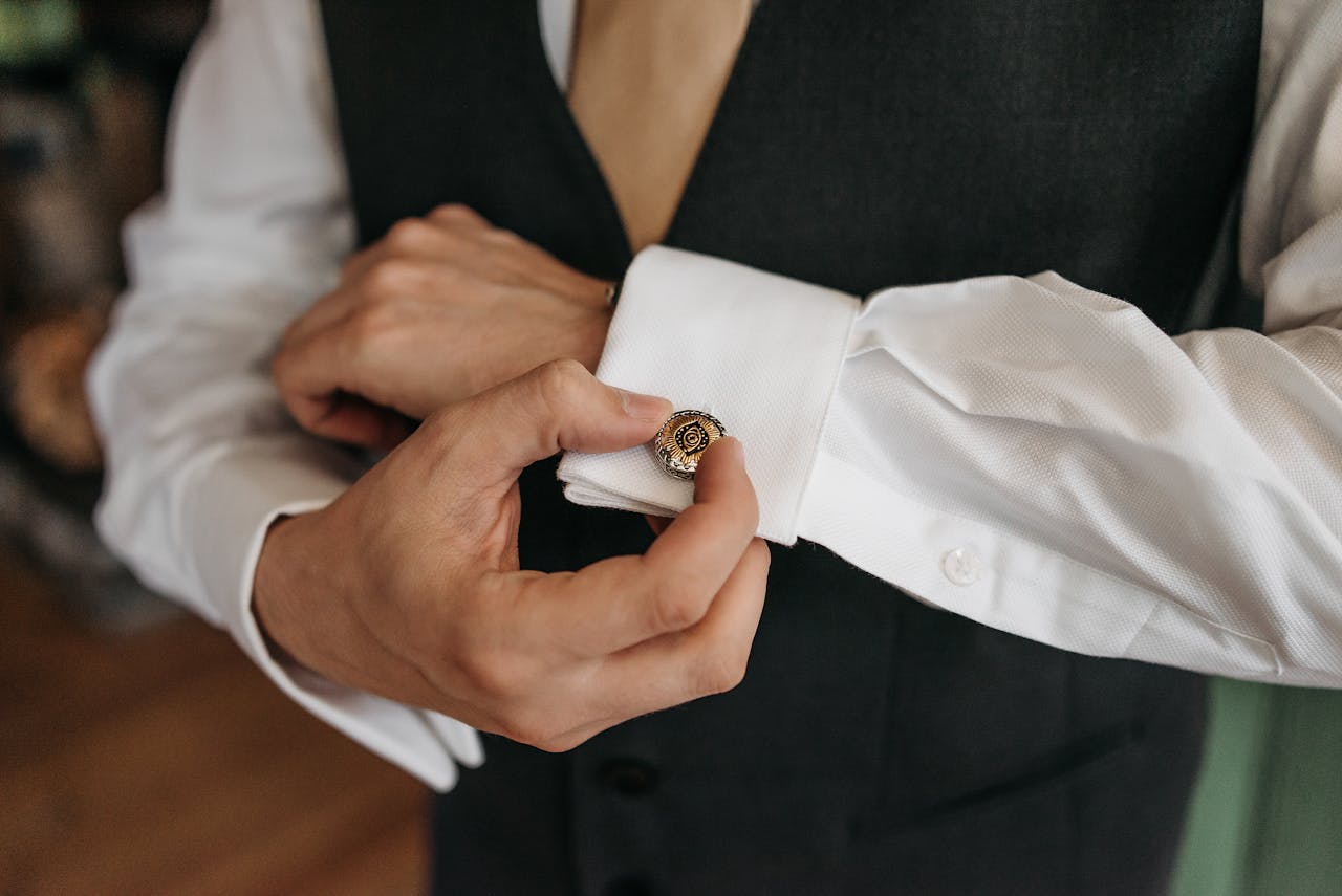 Cufflinks 101 | Answering the Internet's Top Questions